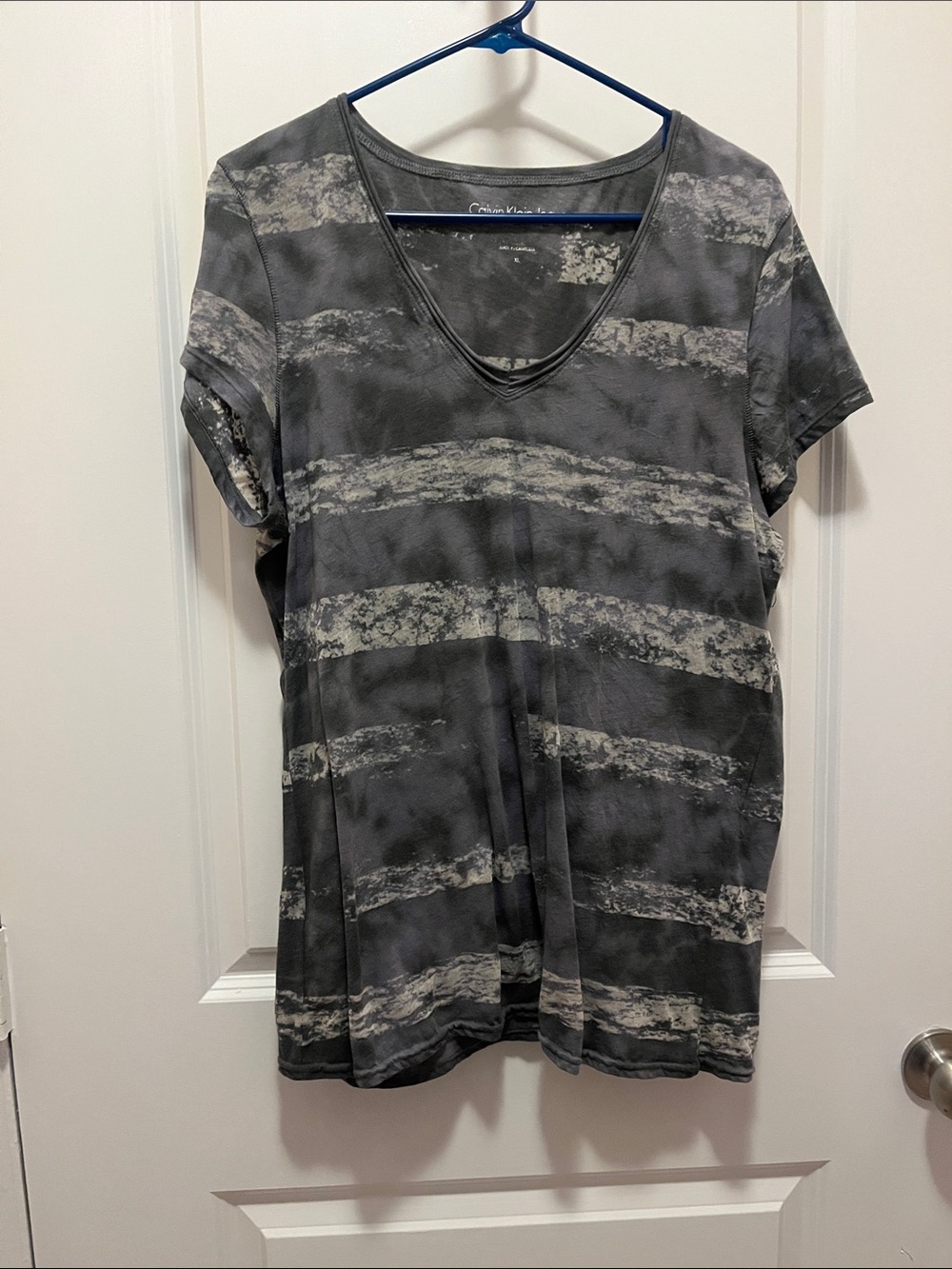 Calvin Klein Jeans Gray Abstract Print V-Neck Tee